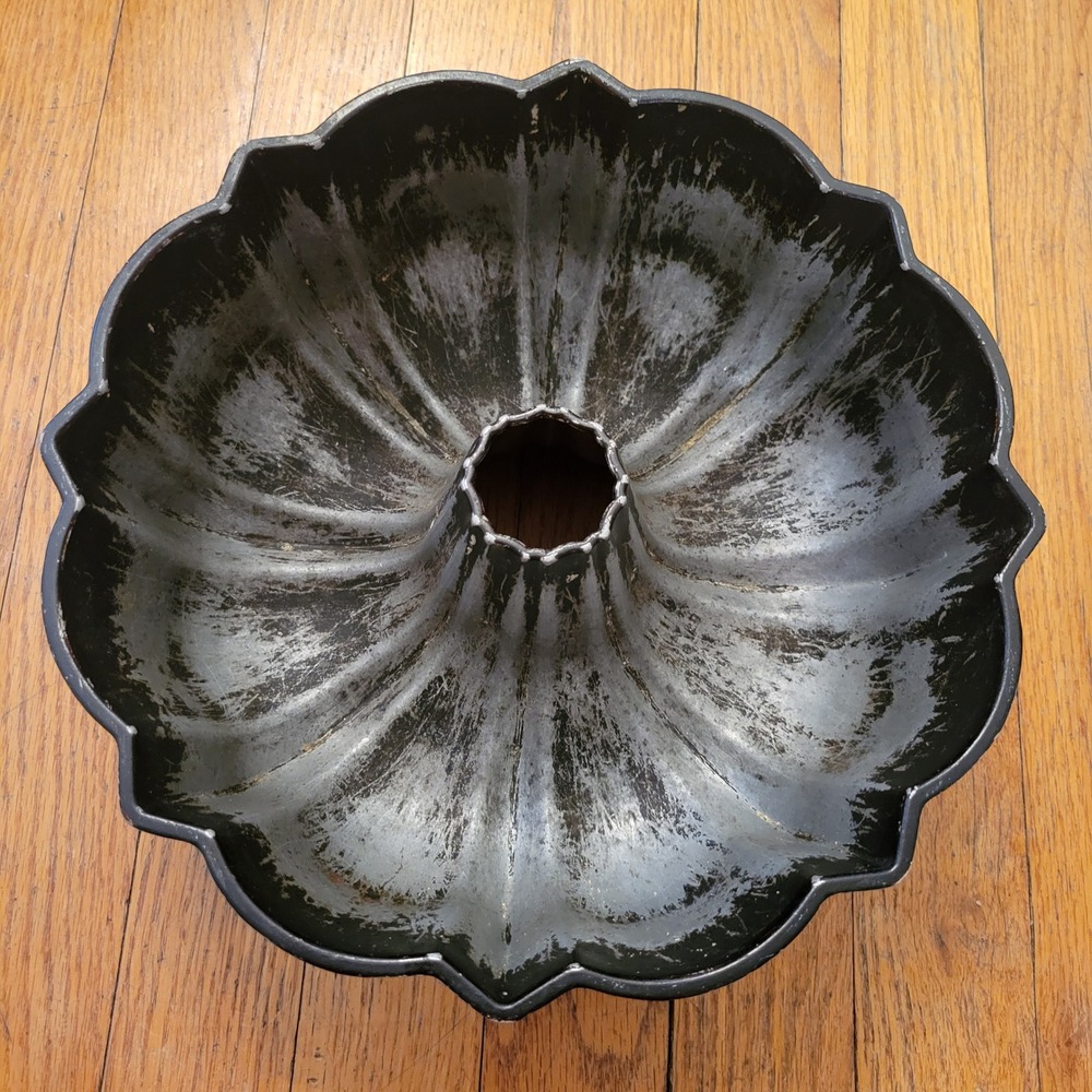 Vintage Northland Aluminum Products Fluted Tube Bundt Pan 10" USA Heavy Duty